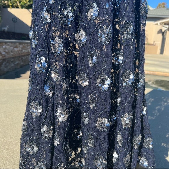 Elegant Deep Blue Sequin Evening Dress - Picture 15 of 15